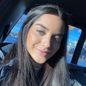 Meet your Posher, Mia